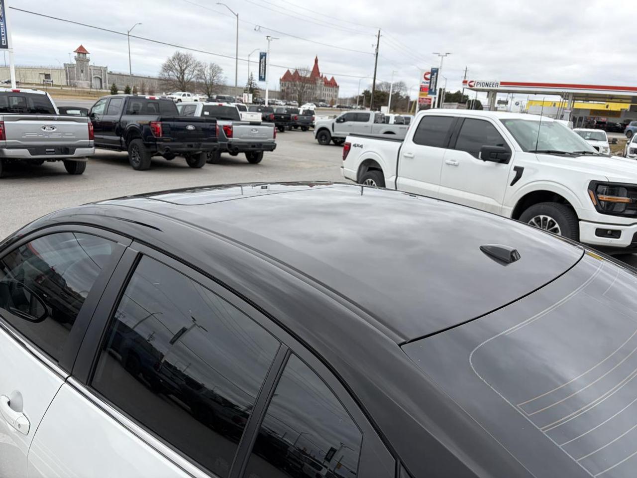 2022 Nissan Sentra SR Photo