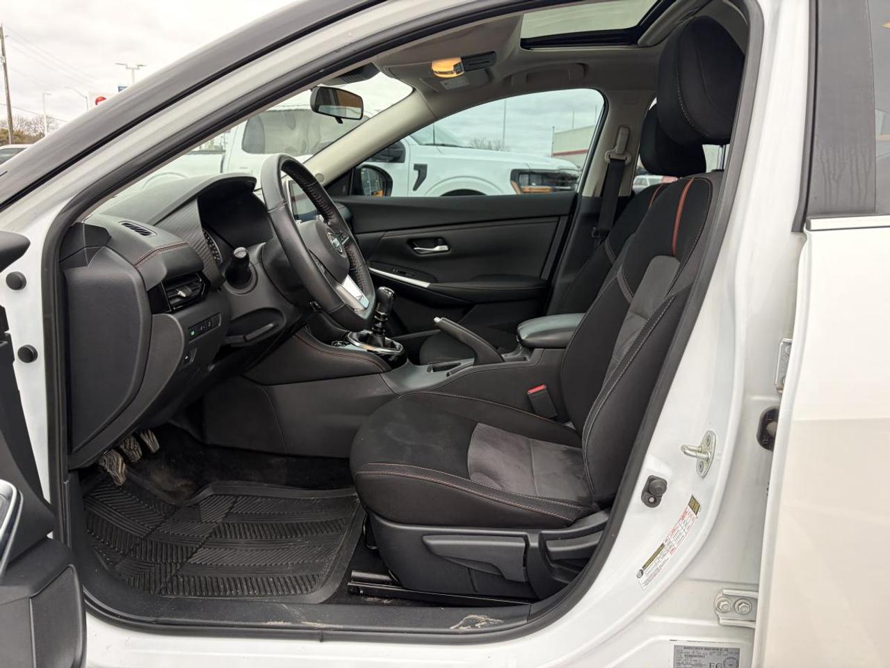 2022 Nissan Sentra SR Photo