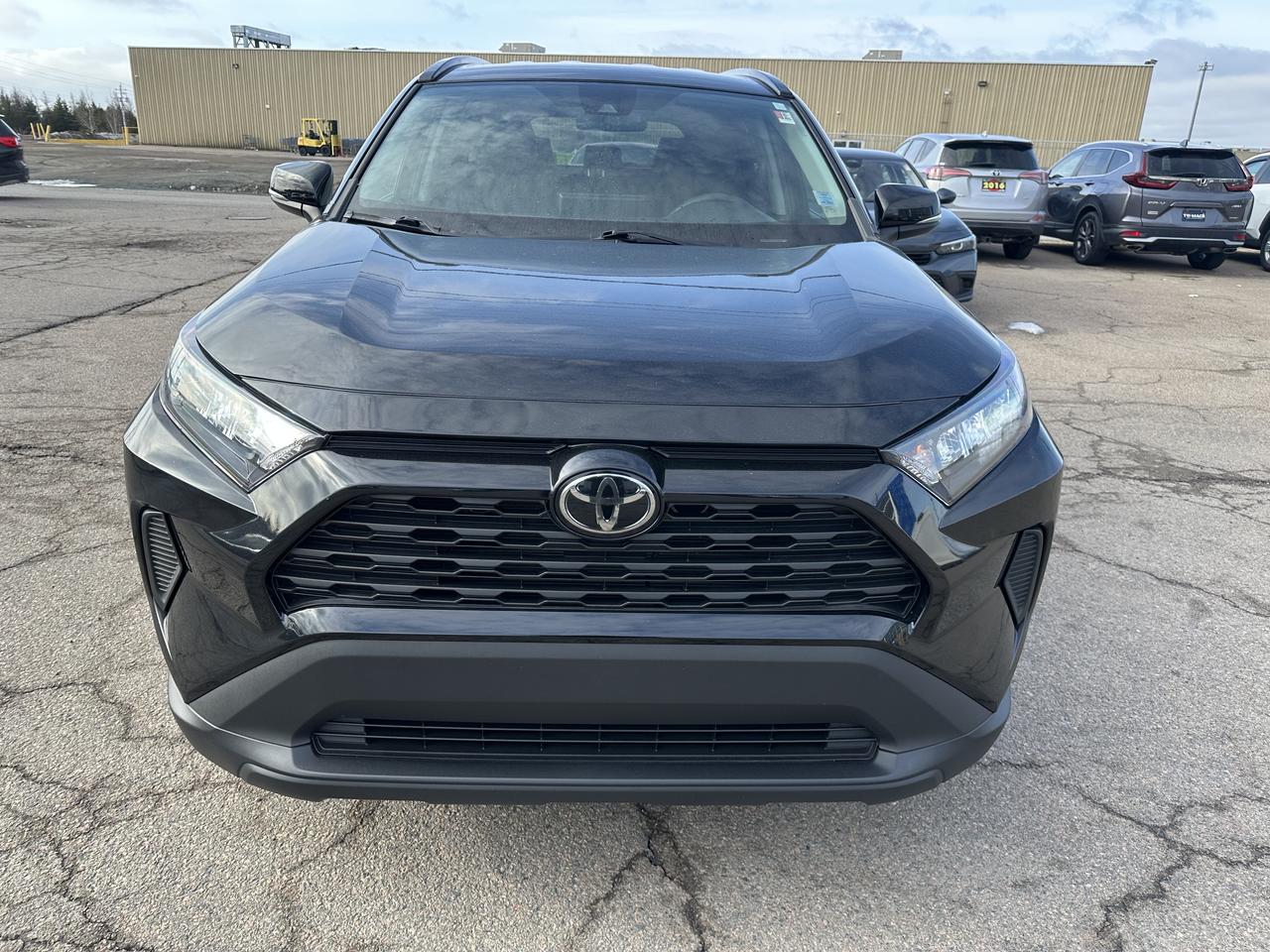 2021 Toyota RAV4 LE AWD Photo1