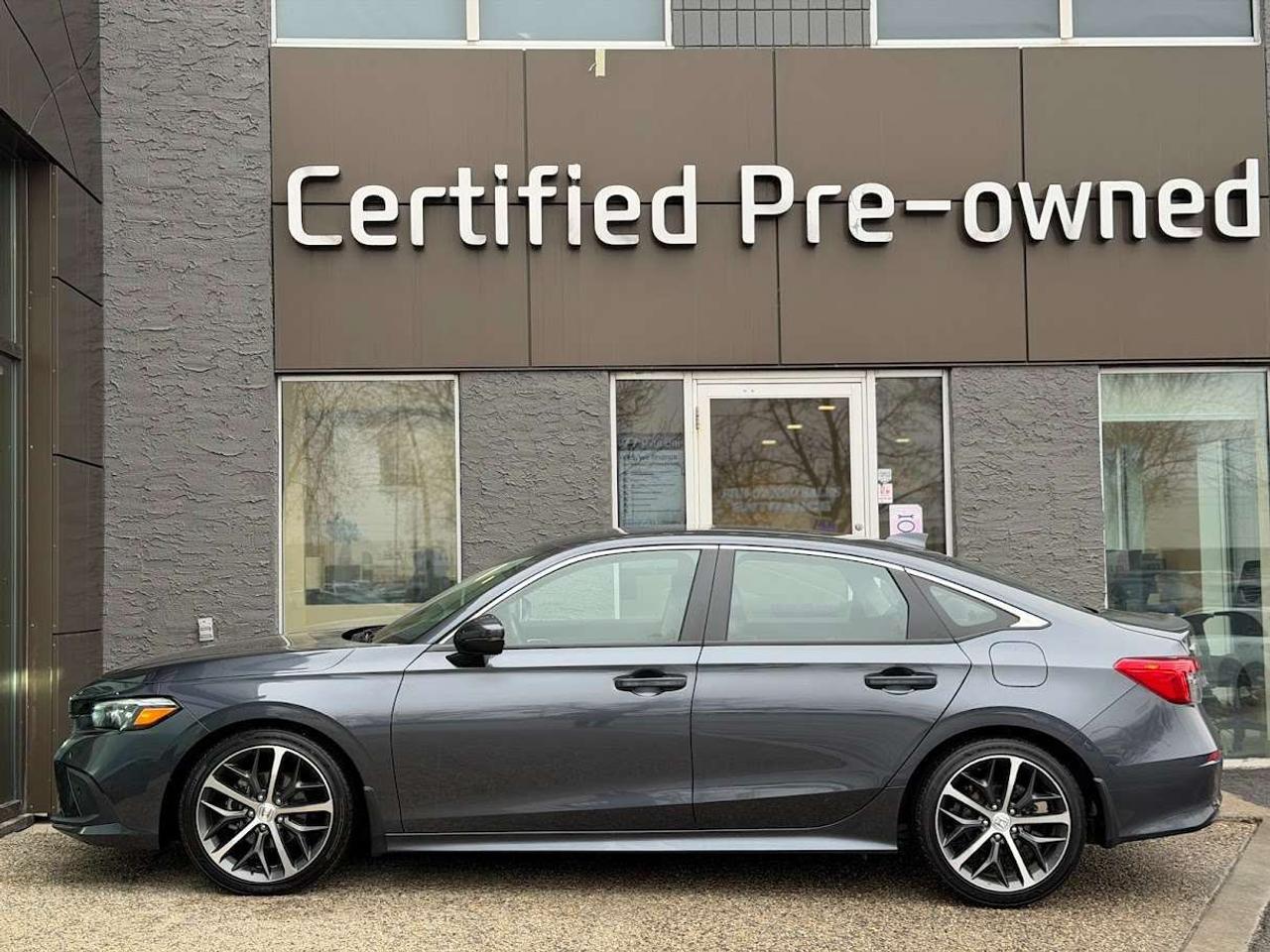 Used 2023 Honda Civic Touring w/ BOSE SOUND / LEATHER / SUNROOF for sale in Calgary, AB