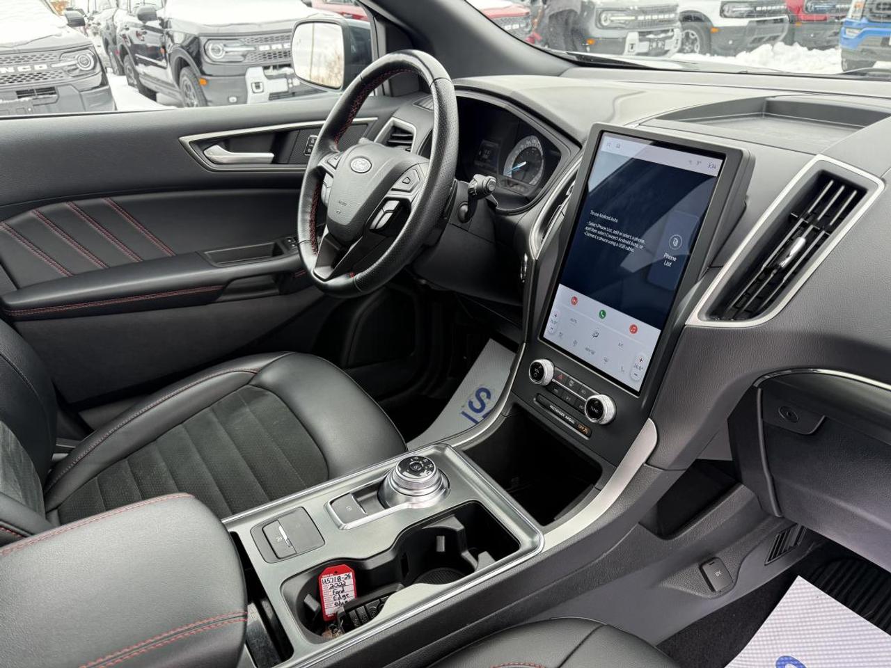 2022 Ford Edge ST Line AWD Photo