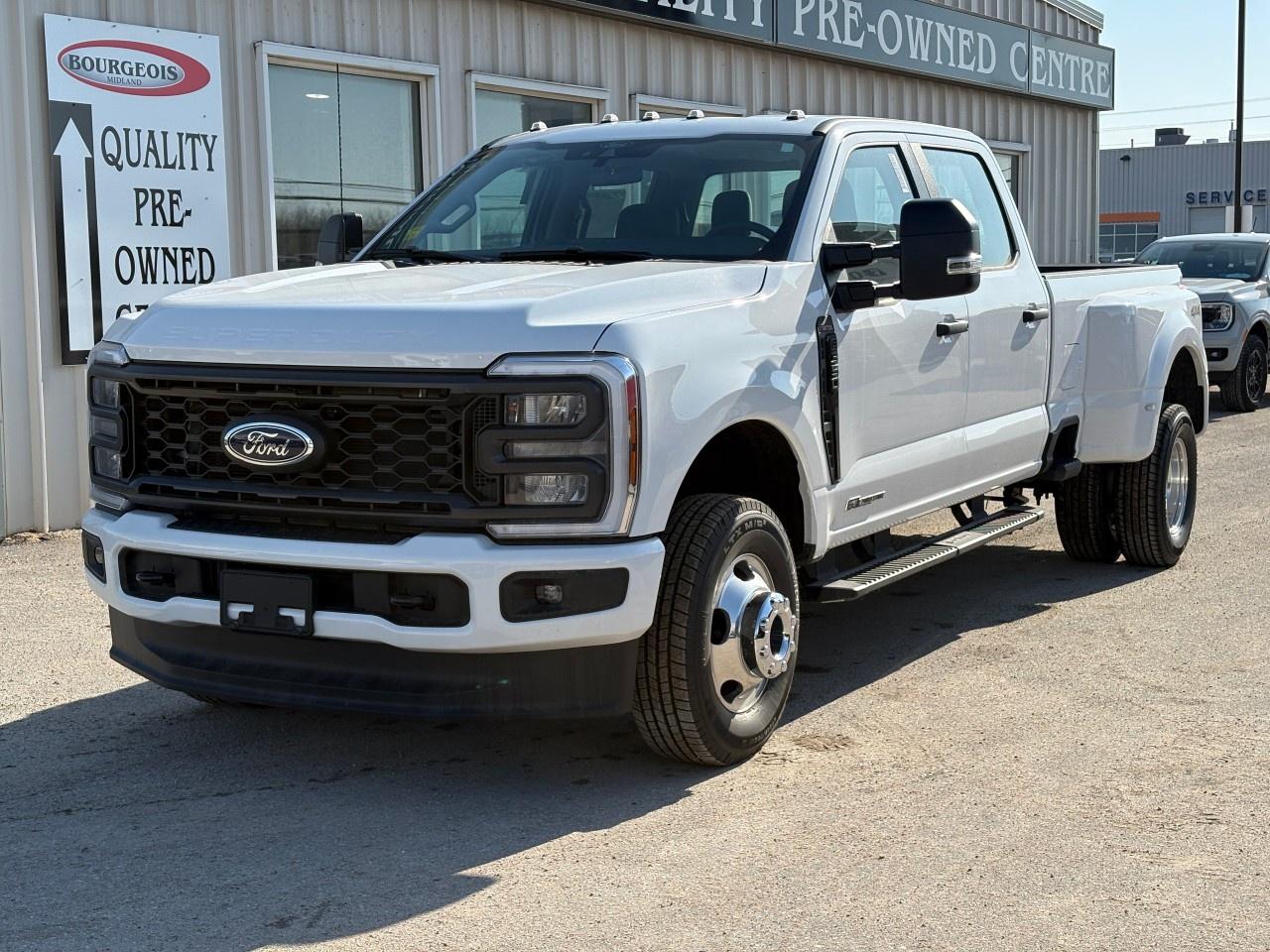 2026 Ford F-350 Super Duty DRW XL 4WD Crew Cab 8' Box Photo