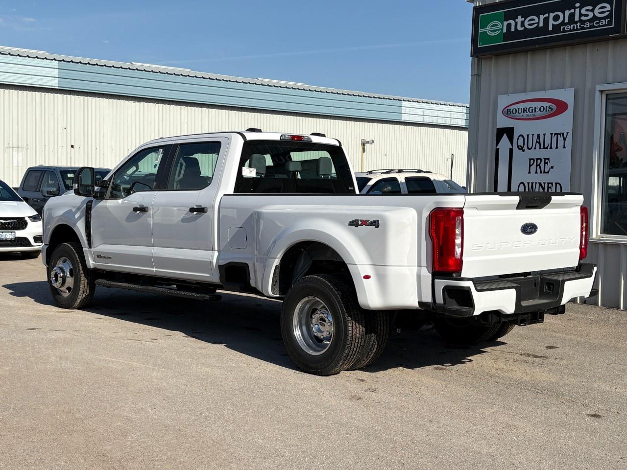 2026 Ford F-350 Super Duty DRW XL 4WD Crew Cab 8' Box Photo