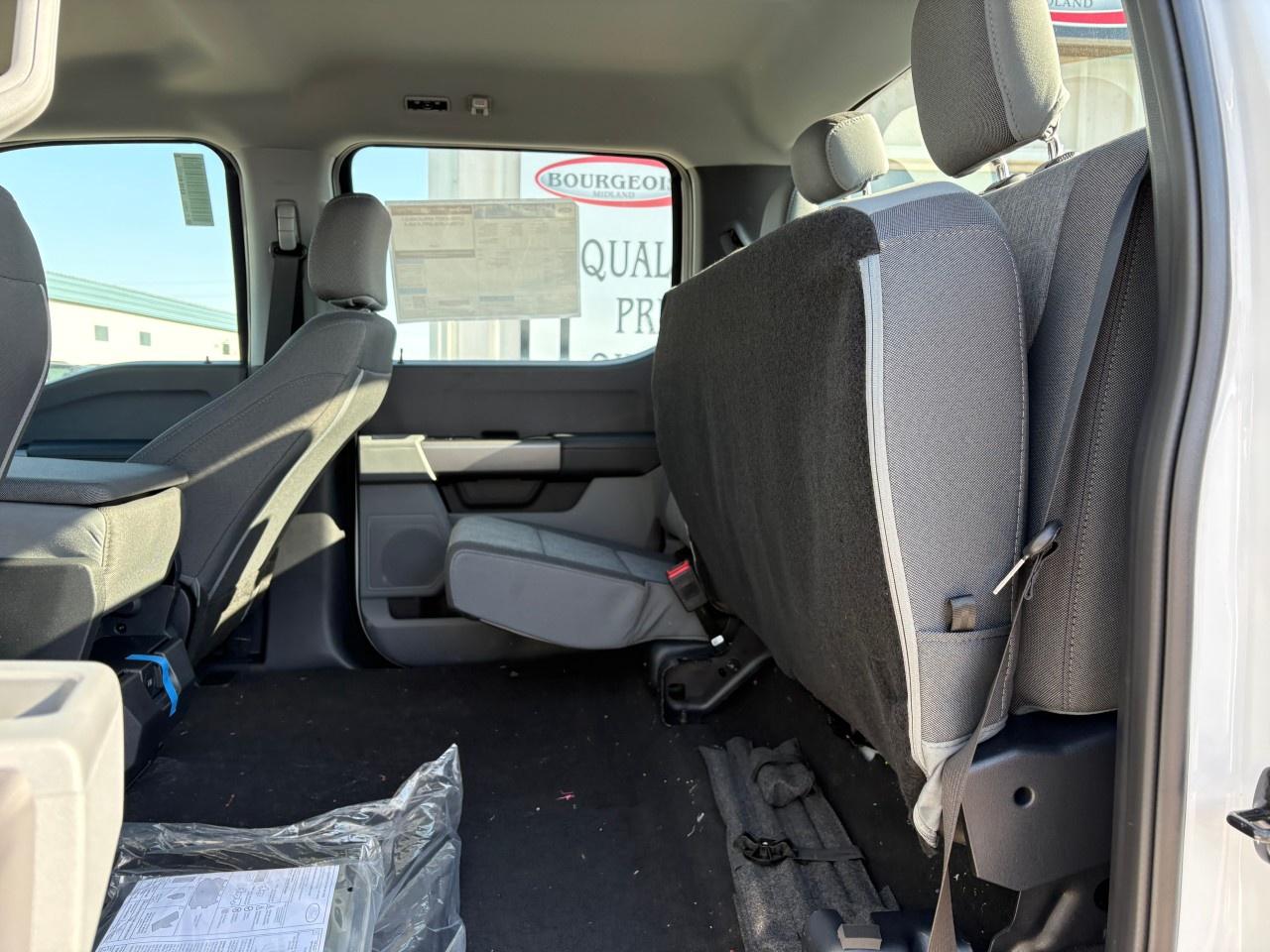 2026 Ford F-350 Super Duty DRW XL 4WD Crew Cab 8' Box Photo