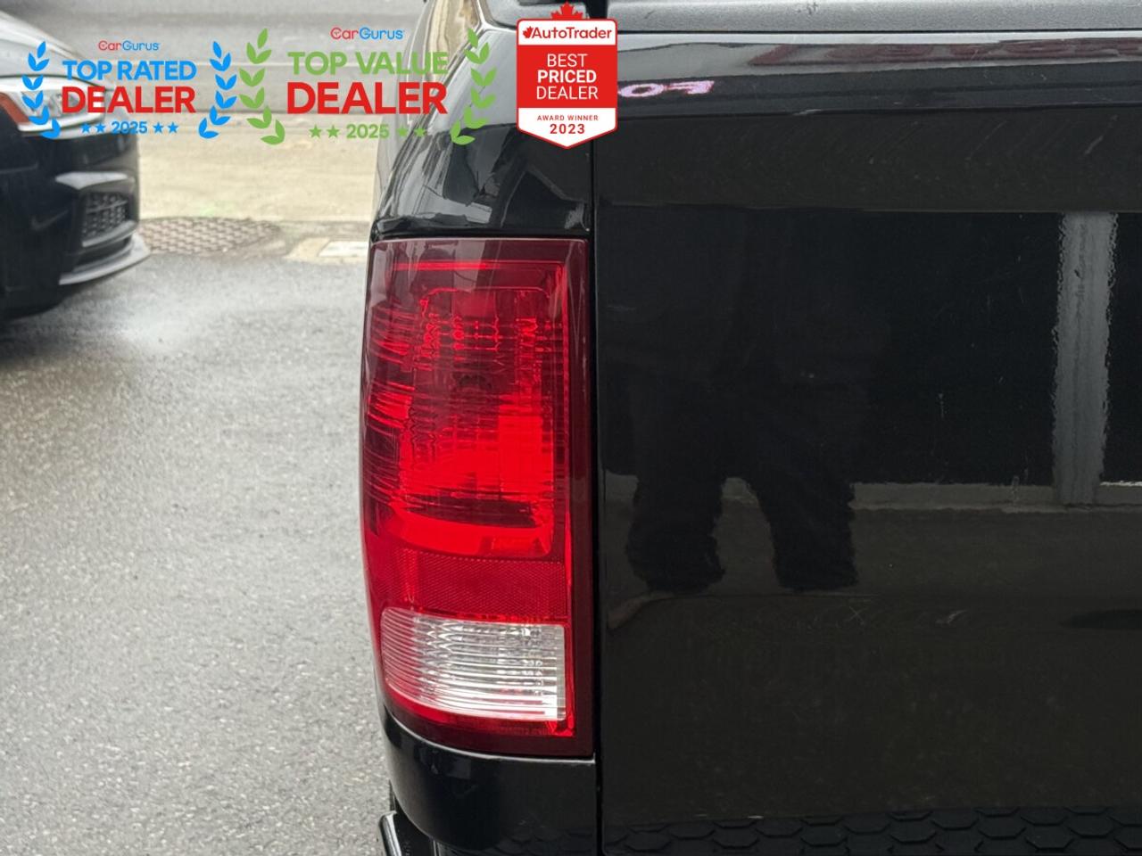 2018 RAM 1500 SLT | HEATED SEATS | BACK UP CAMERA Photo