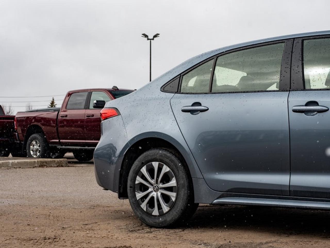 2023 Toyota Corolla Hybrid LE Photo