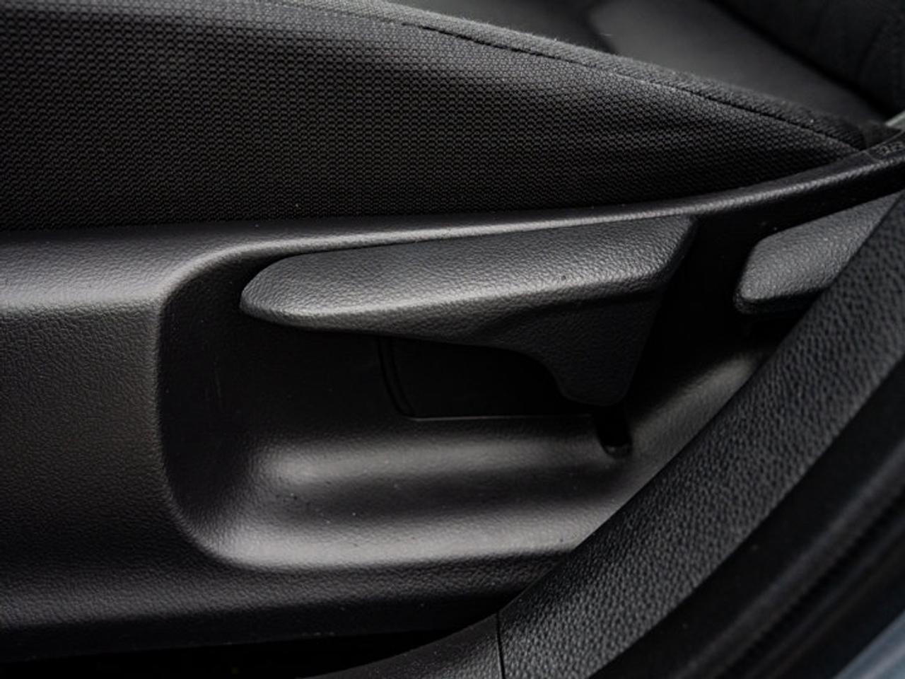 2023 Toyota Corolla Hybrid LE Photo