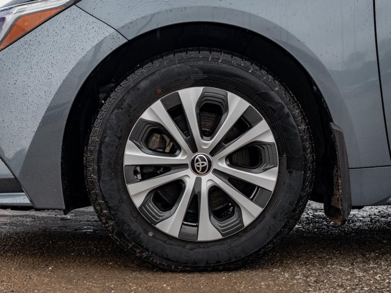 2023 Toyota Corolla Hybrid LE Photo