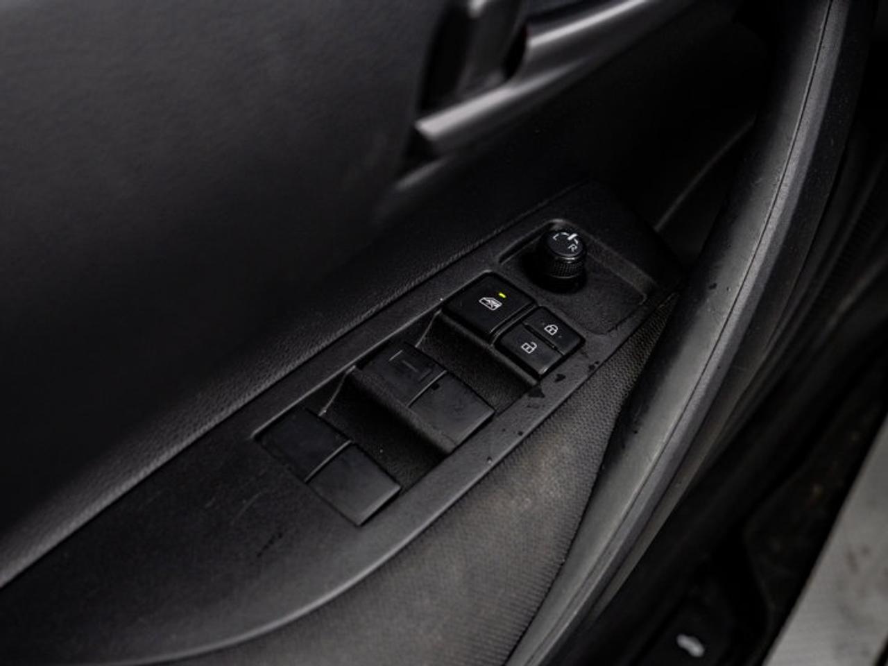 2023 Toyota Corolla Hybrid LE Photo