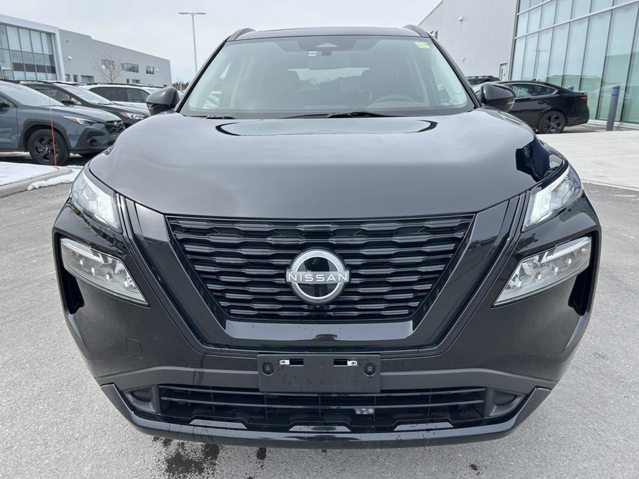 2023 Nissan Rogue SV Photo