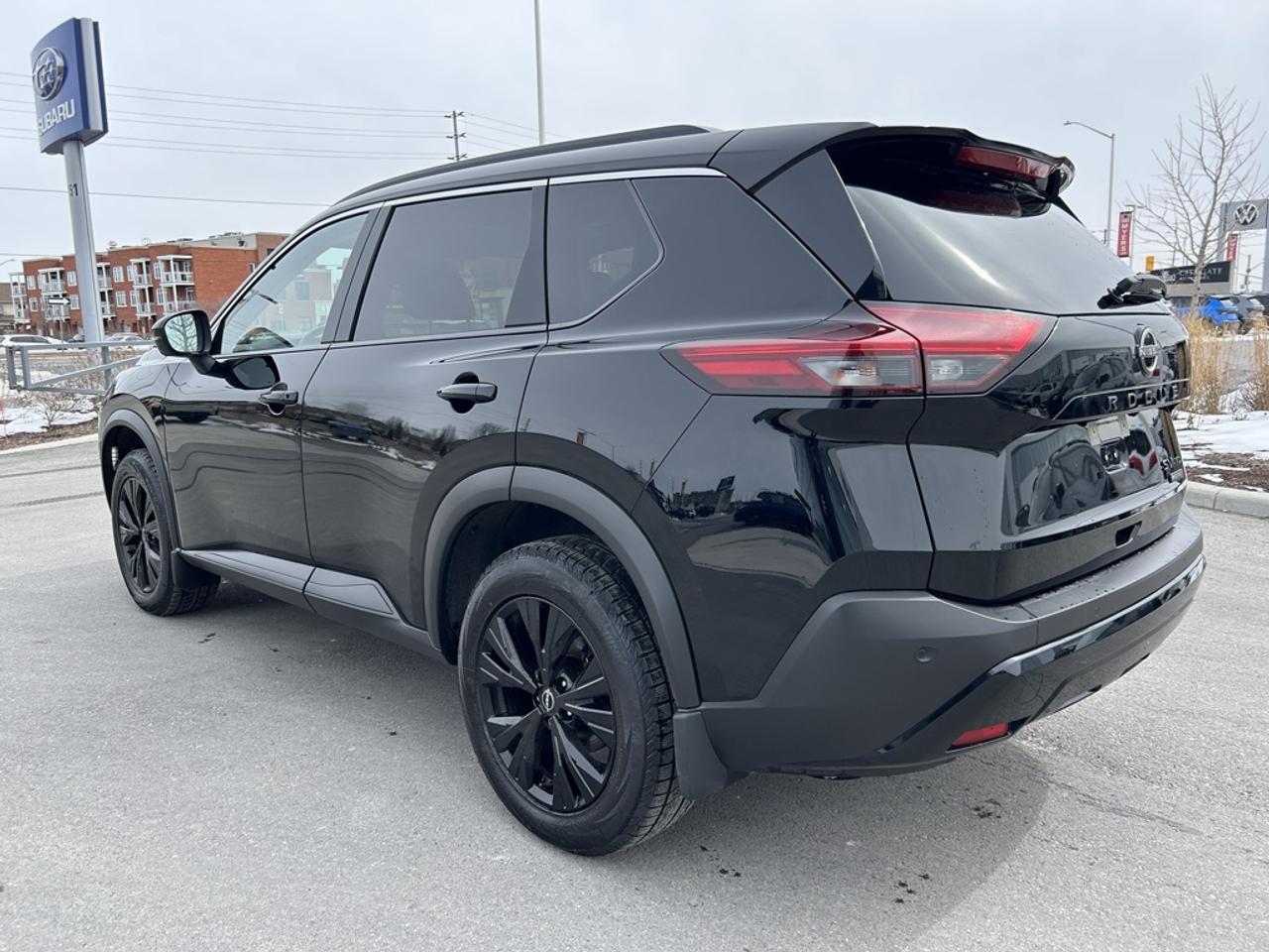 2023 Nissan Rogue SV Photo