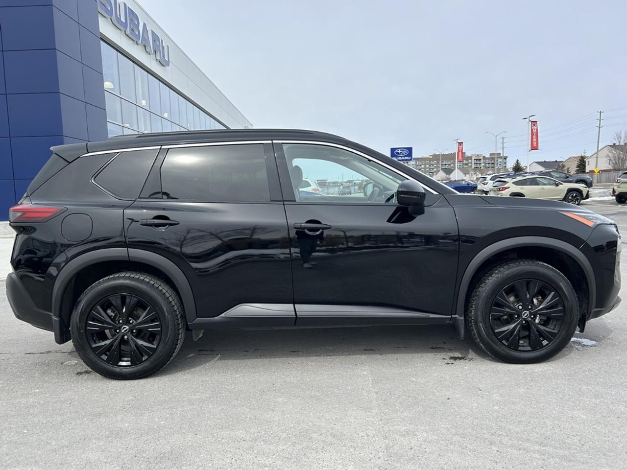 2023 Nissan Rogue SV Photo