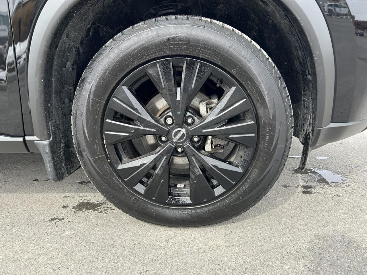 2023 Nissan Rogue SV Photo