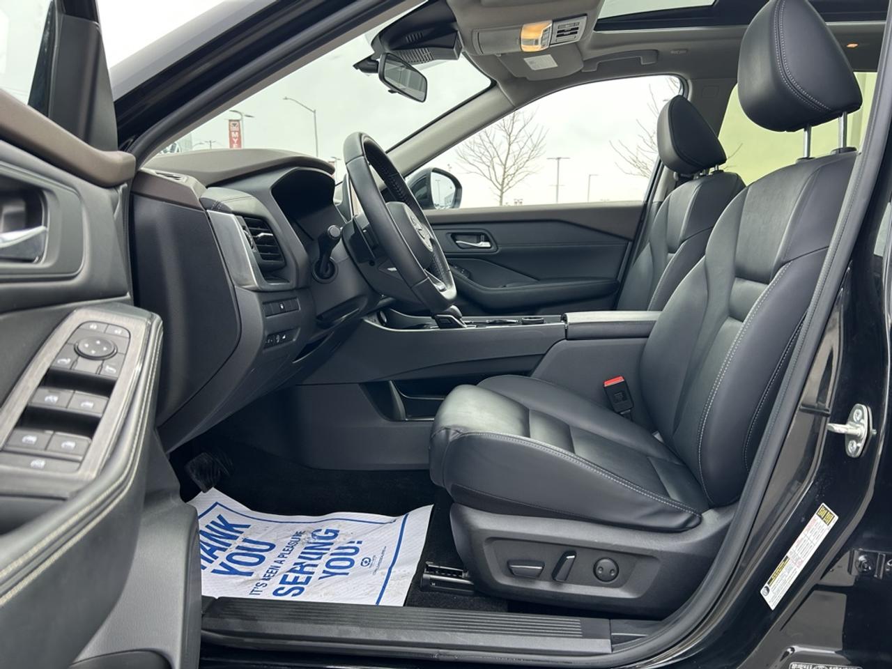 2023 Nissan Rogue SV Photo