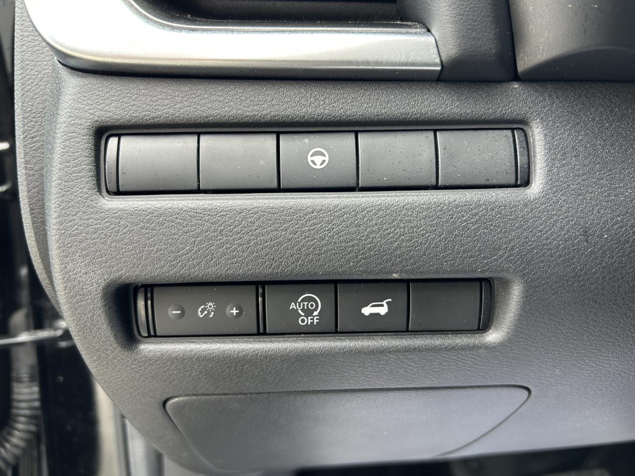 2023 Nissan Rogue SV Photo