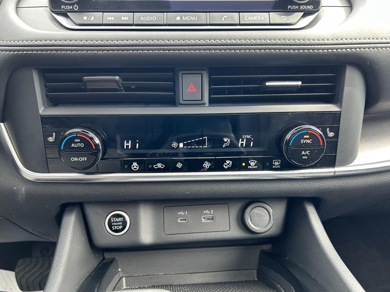 2023 Nissan Rogue SV Photo