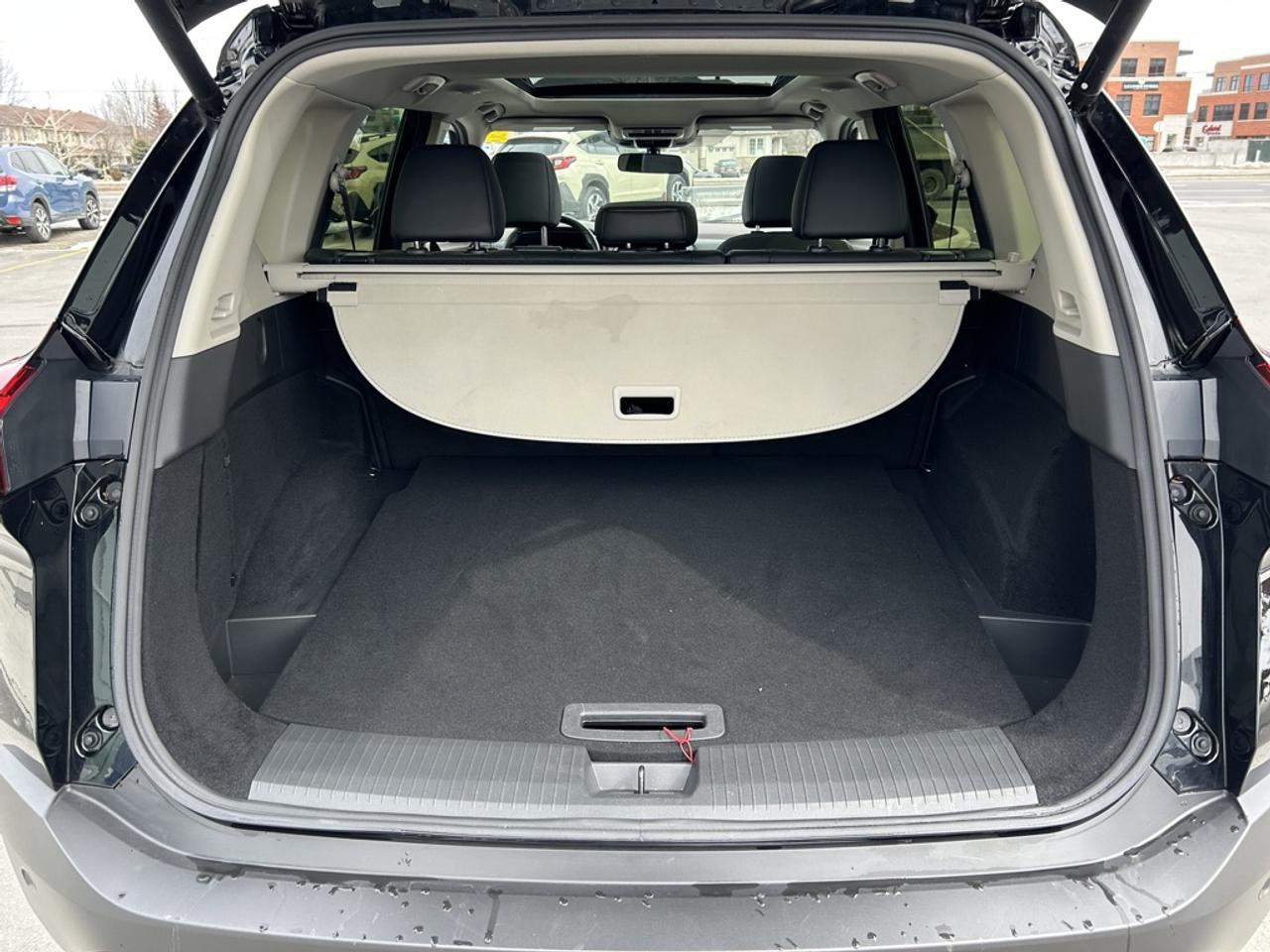 2023 Nissan Rogue SV Photo