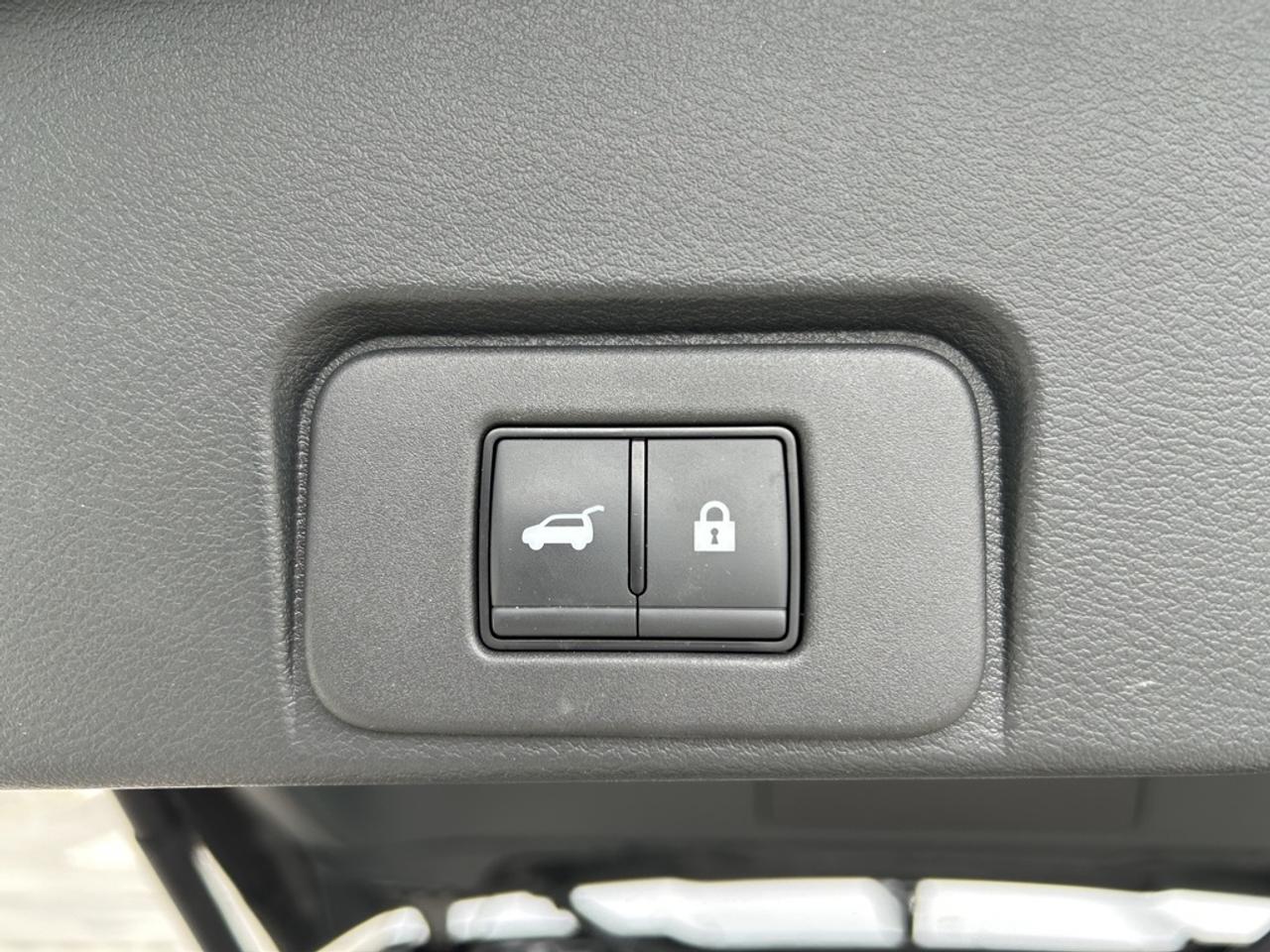 2023 Nissan Rogue SV Photo