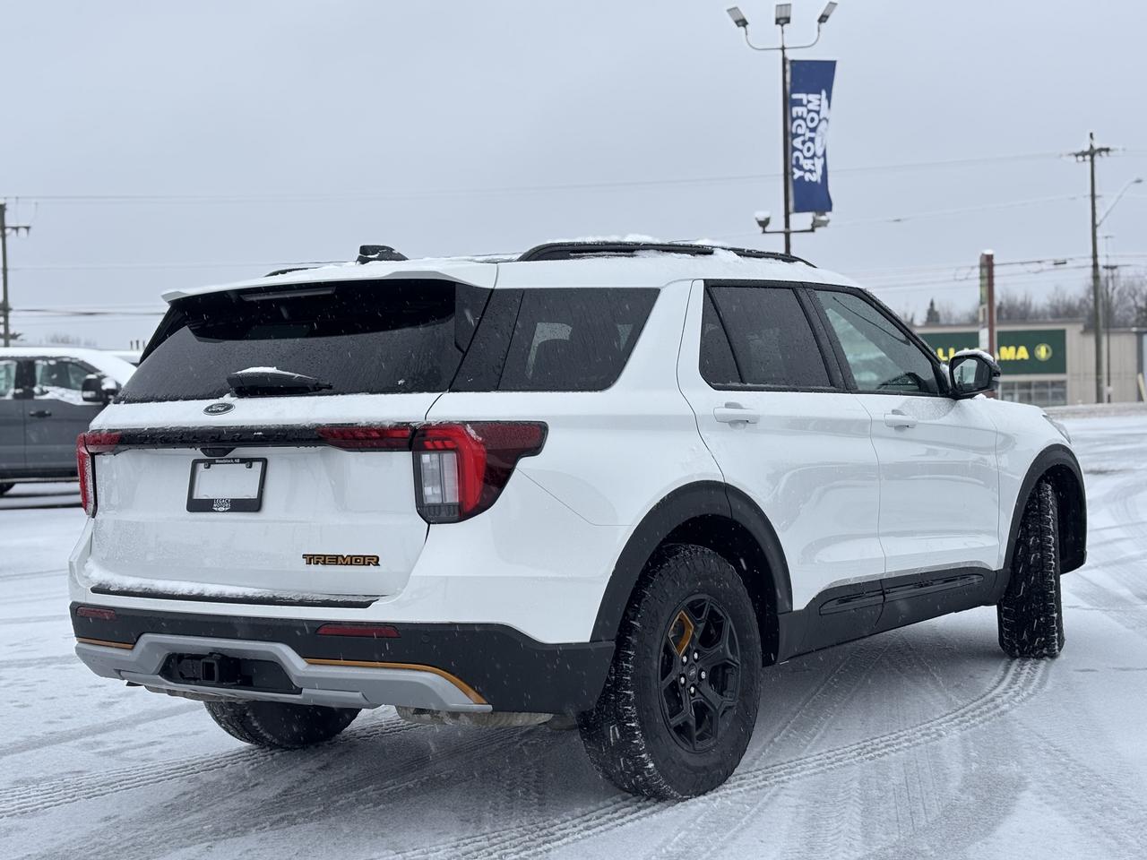 2026 Ford Explorer  Photo3