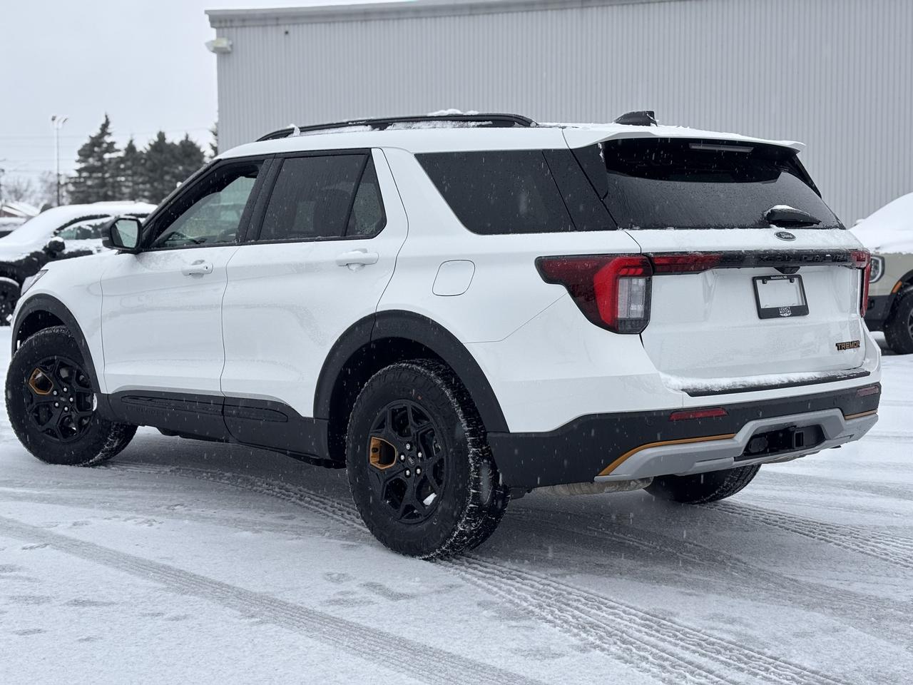 2026 Ford Explorer  Photo2