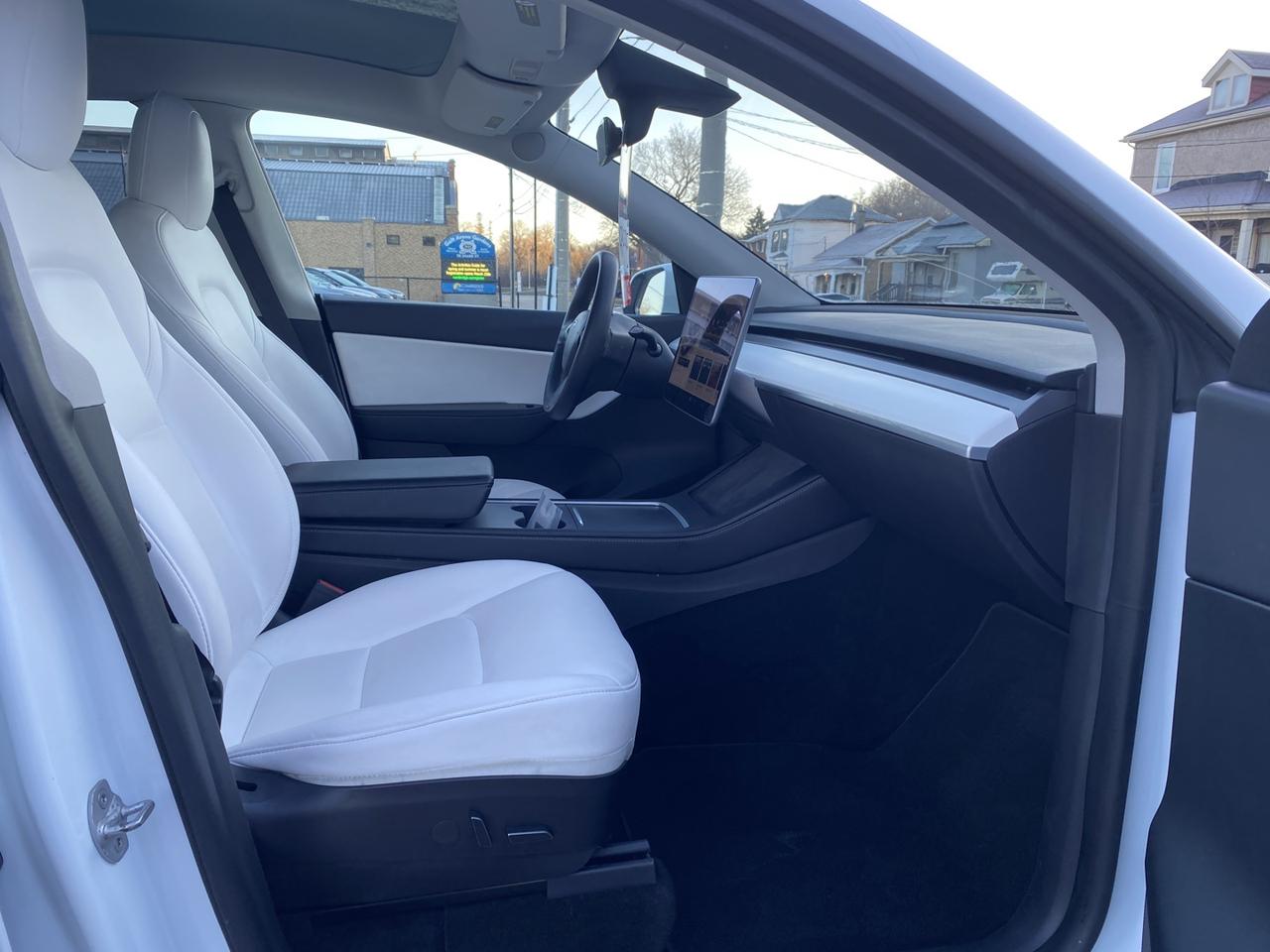 2022 Tesla Model Y PERFORMANCE Photo