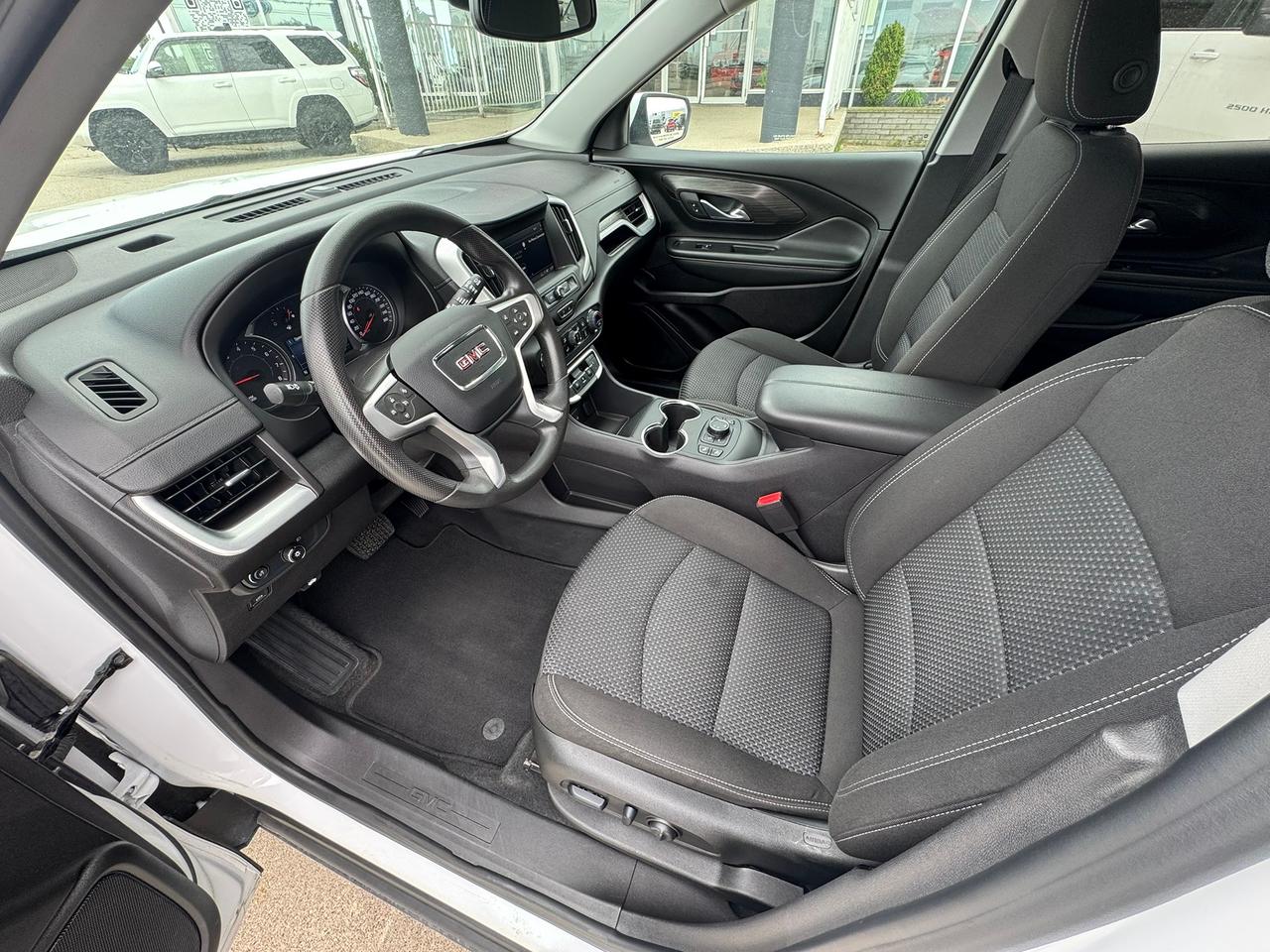 2024 GMC Terrain SLE Photo