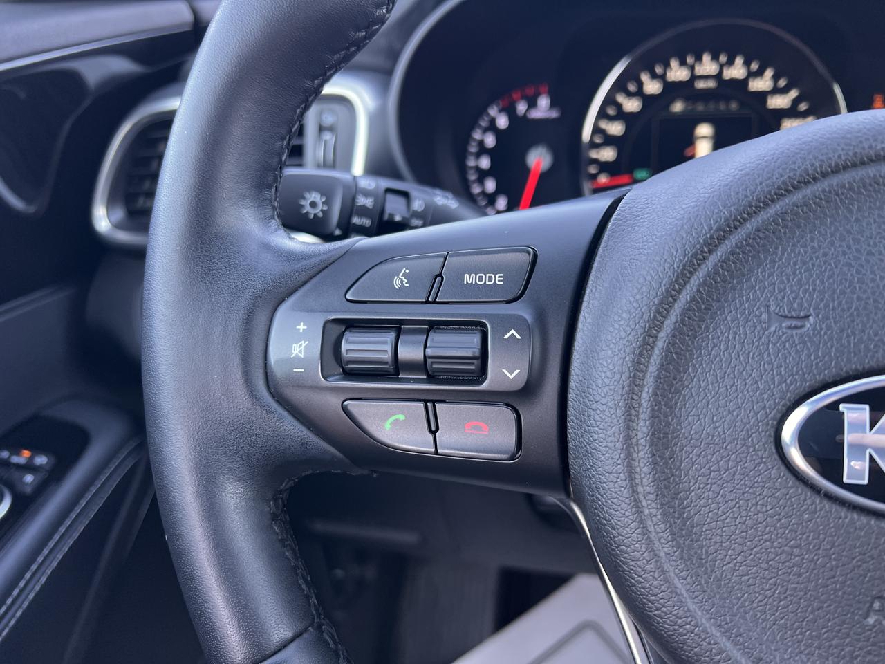 2017 Kia Sorento AWD 4dr SX V6 7-Seater Photo