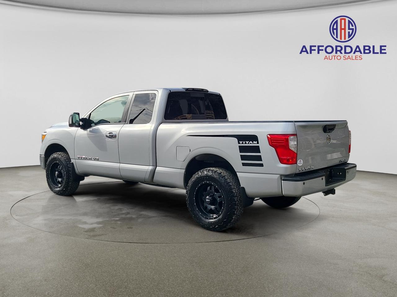 2018 Nissan Titan SV - Photo #3