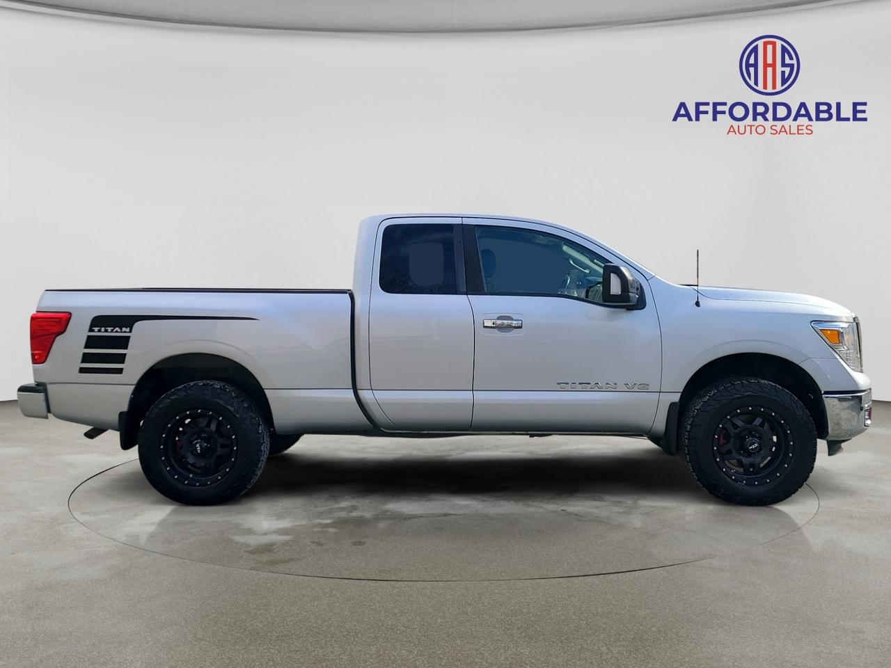 2018 Nissan Titan SV - Photo #6