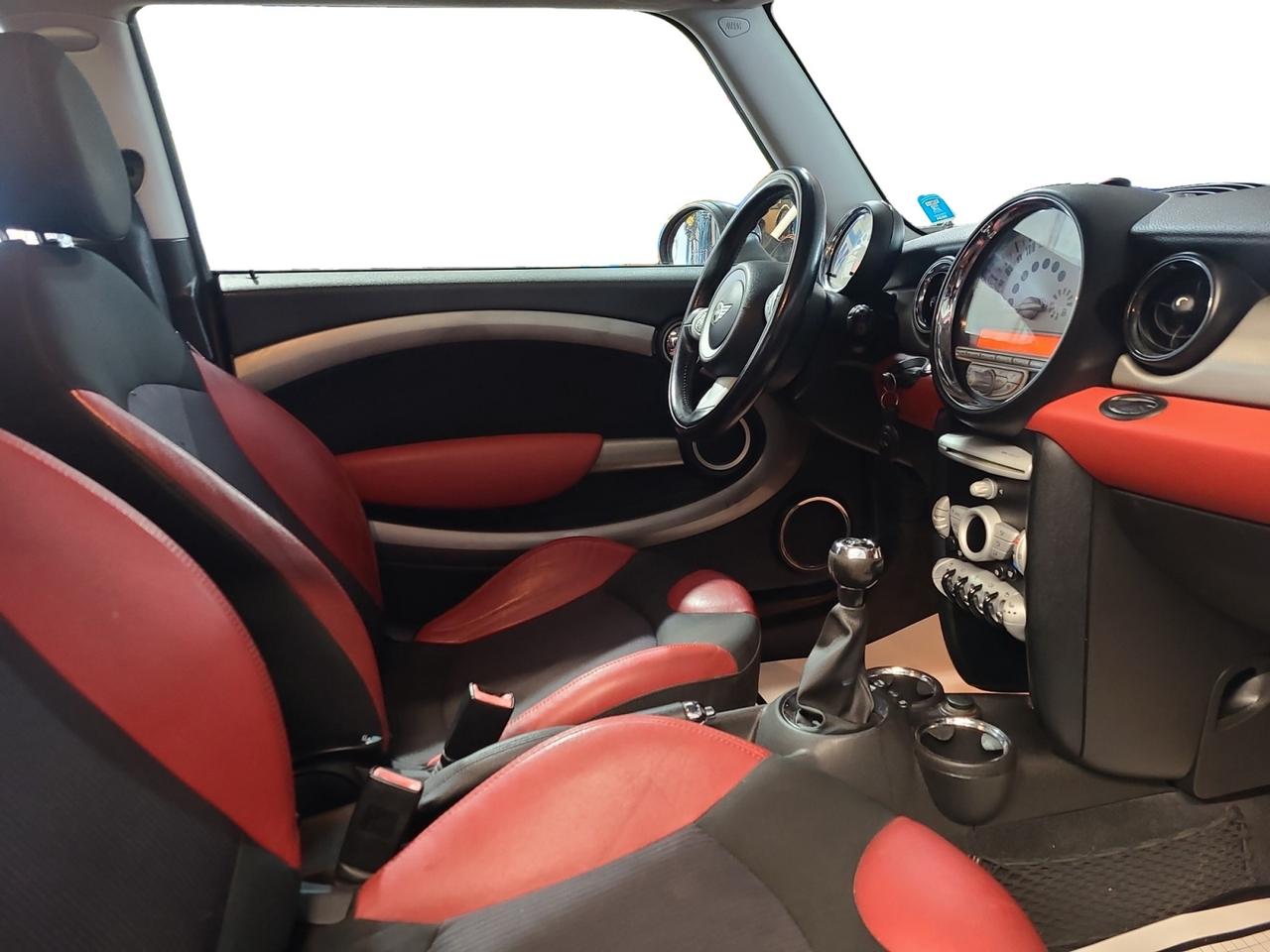 2010 MINI Cooper S - Photo #16