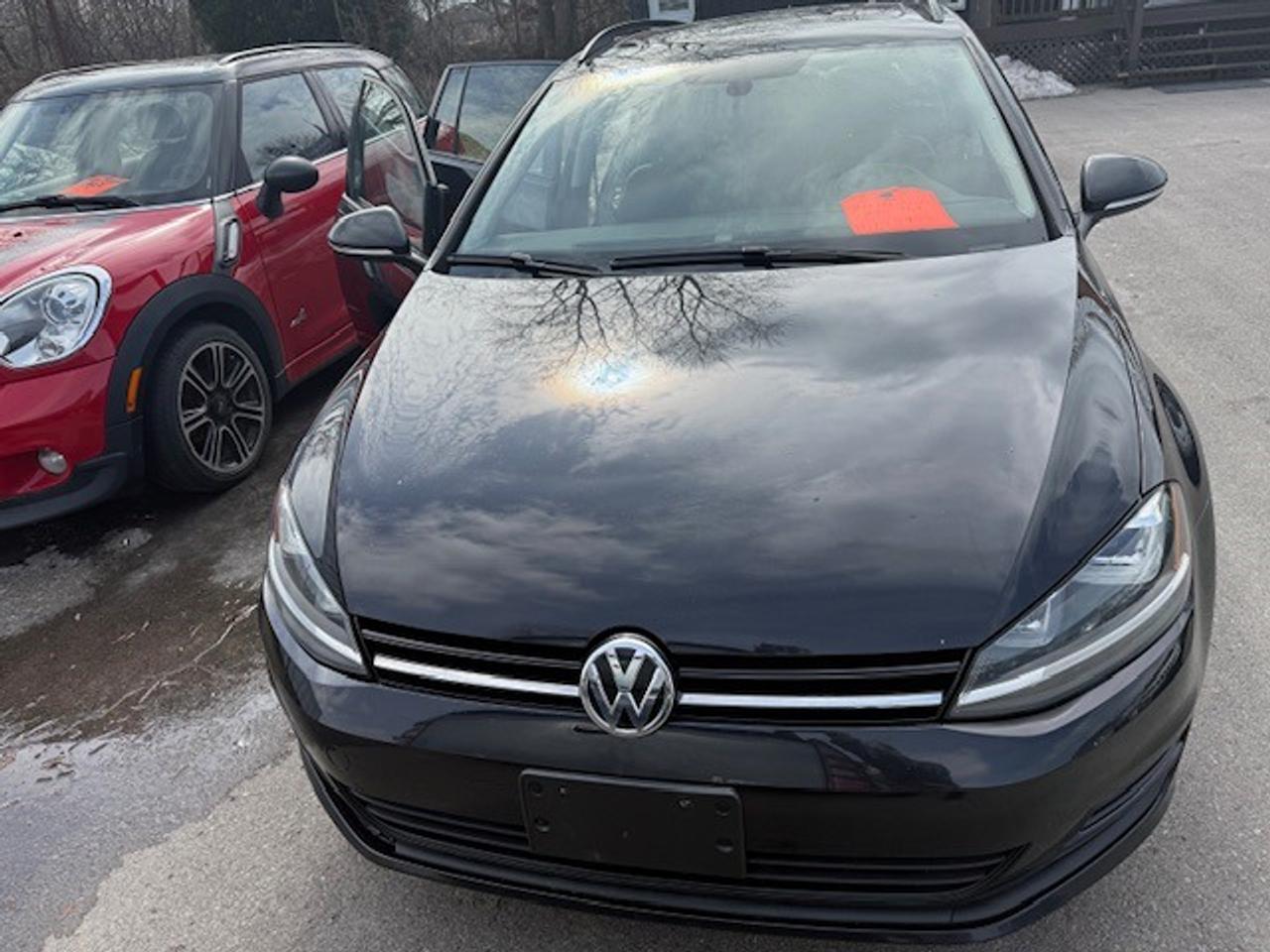 2016 Volkswagen Golf Sportwagen TSI Photo