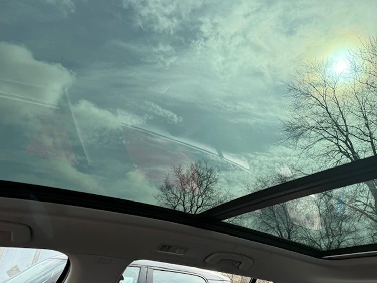 2016 Volkswagen Golf Sportwagen TSI Photo