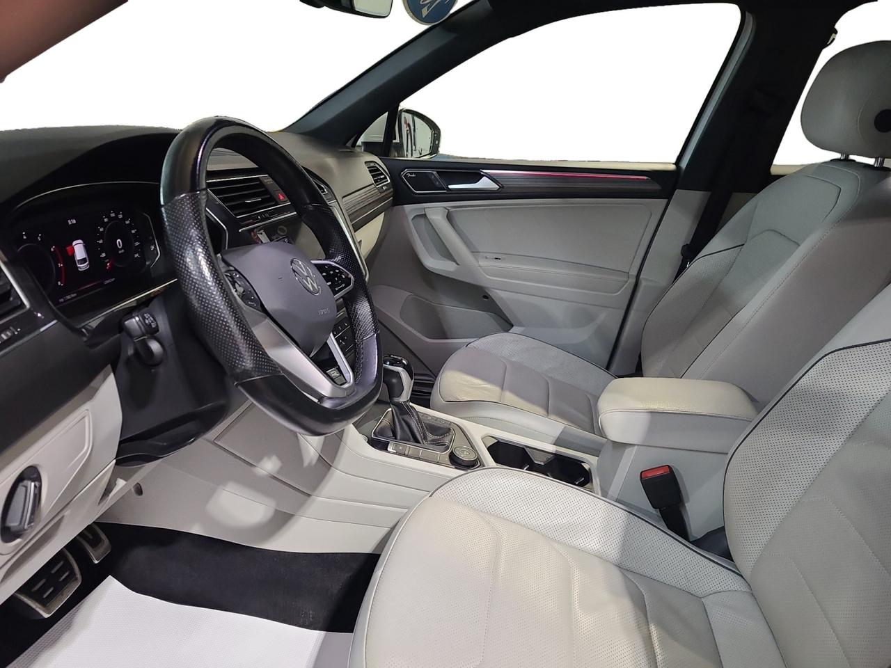 2022 Volkswagen Tiguan Highline R-line - Photo #10