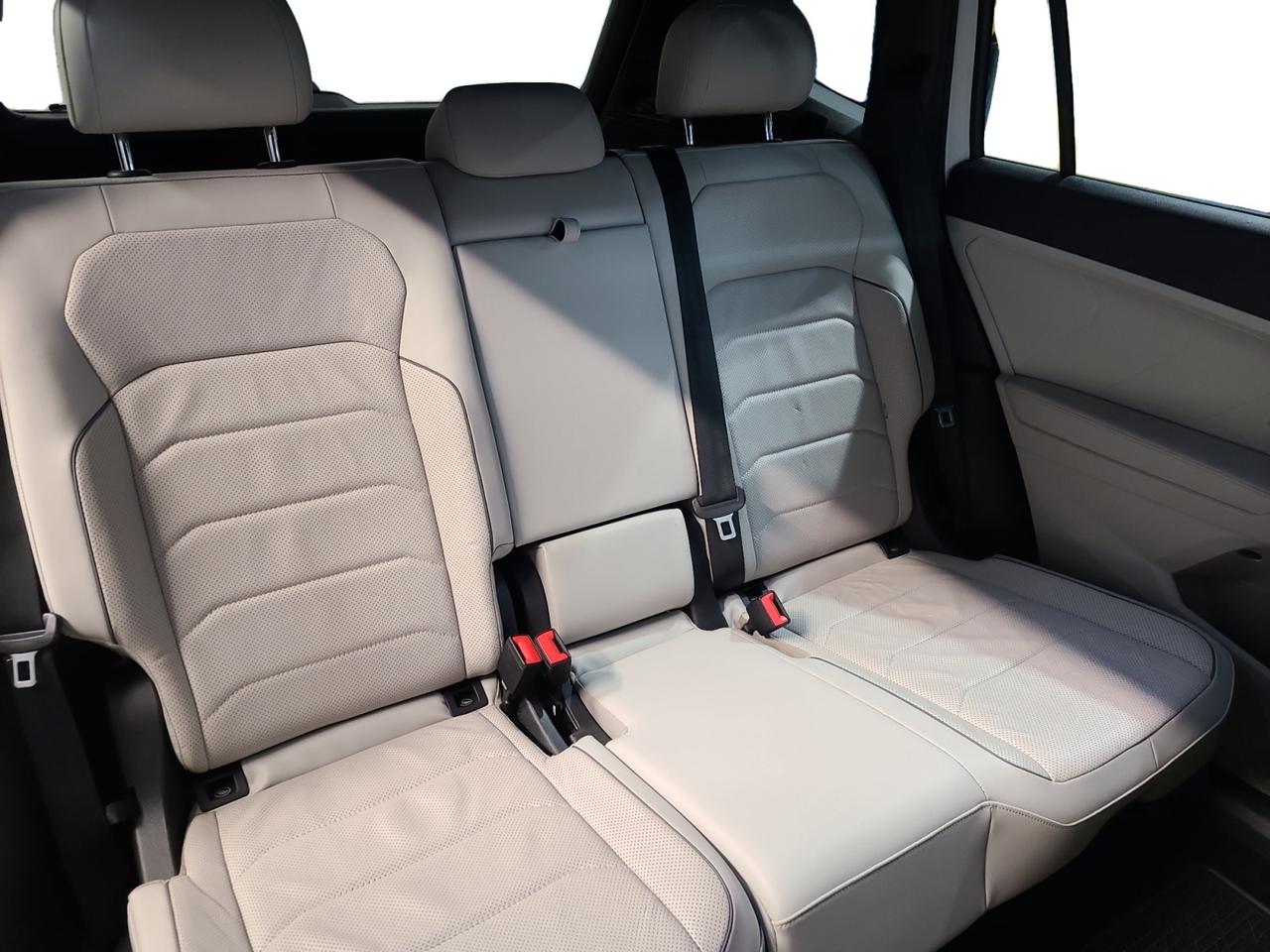 2022 Volkswagen Tiguan Highline R-line Photo