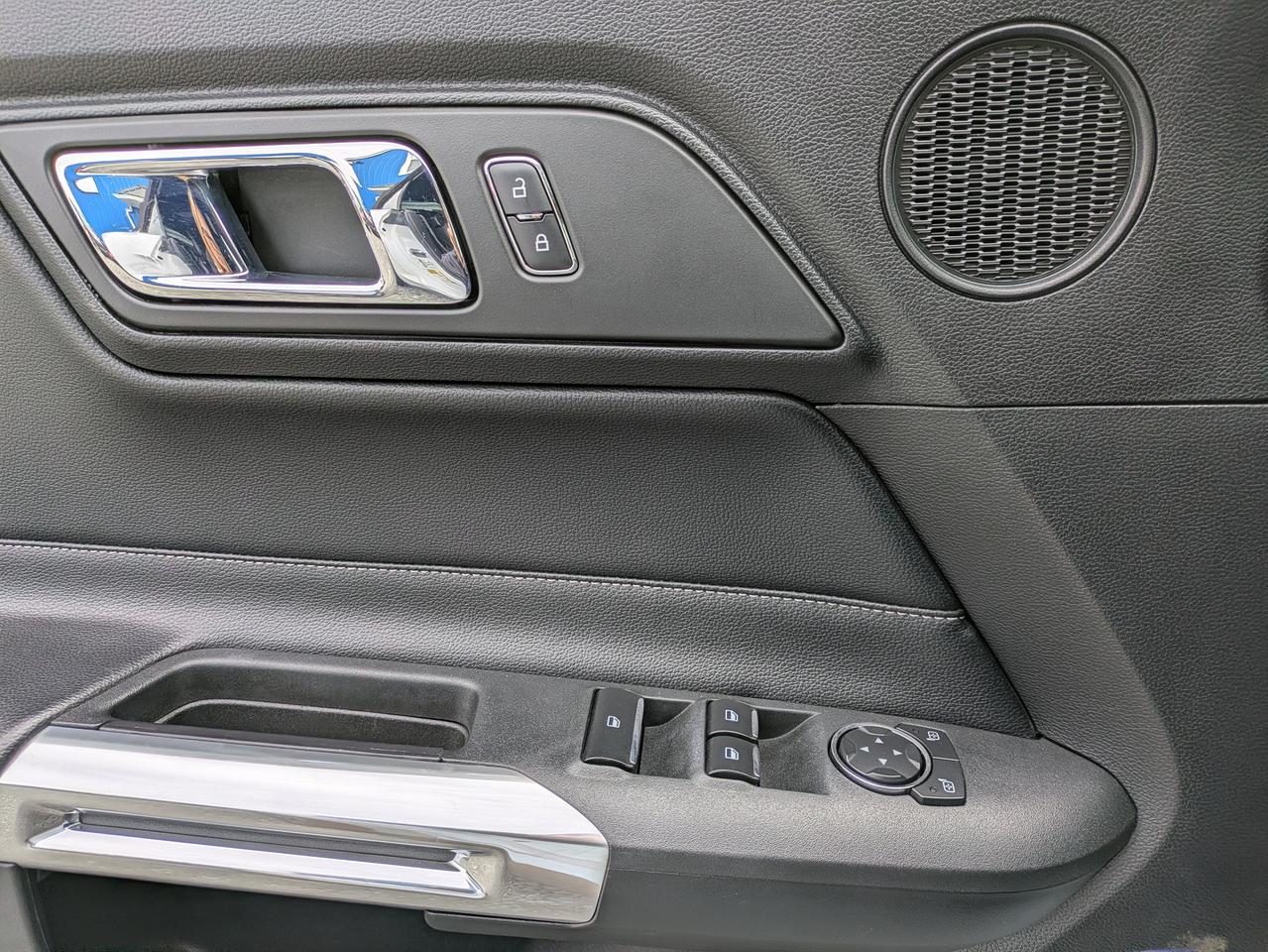 2017 Ford Mustang 2DR CONV ECOBOOST PREMIUM Photo