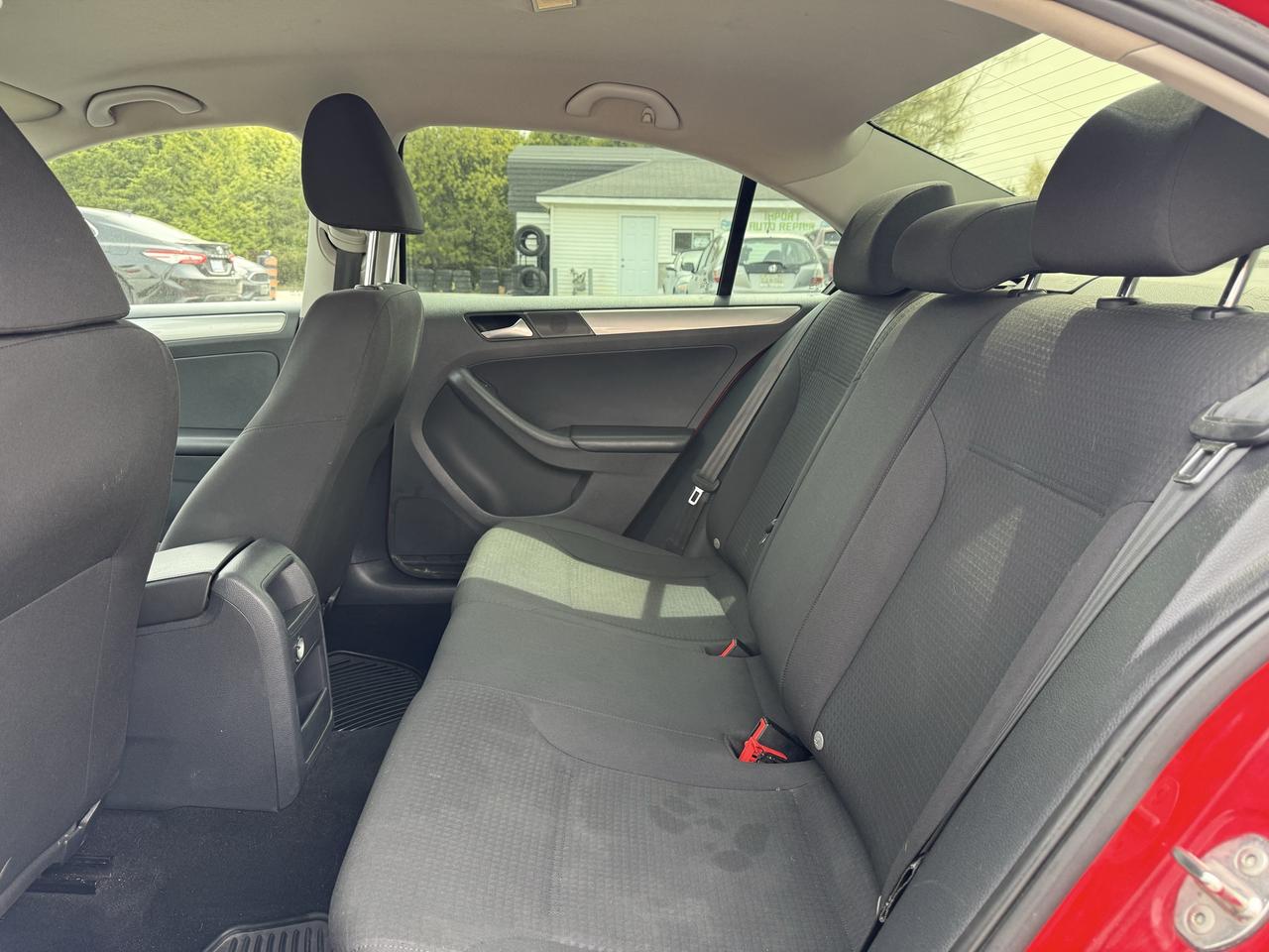 2015 Volkswagen Jetta 4dr 1.8 TSI Man Comfortline Photo