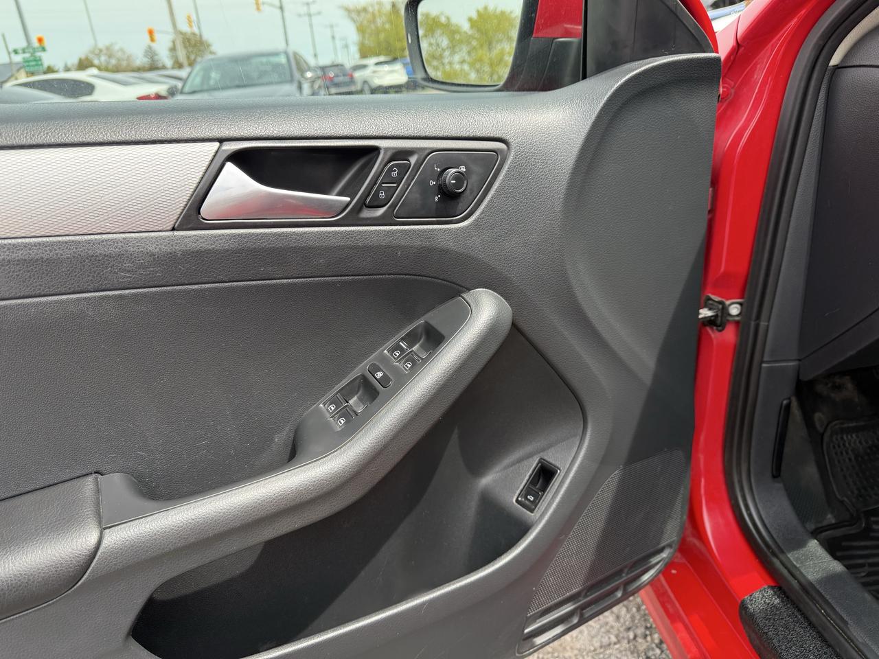 2015 Volkswagen Jetta 4dr 1.8 TSI Man Comfortline Photo