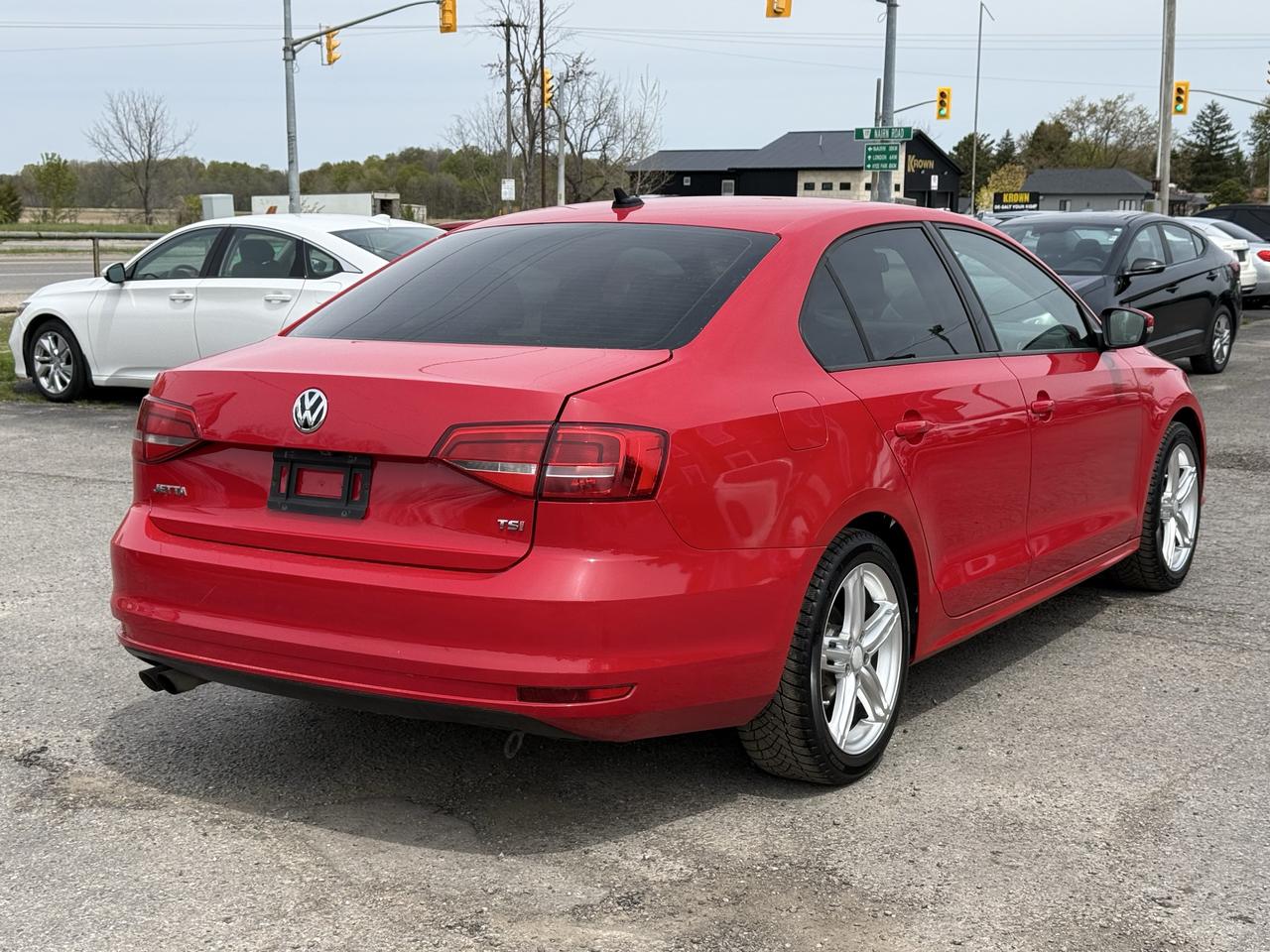 2015 Volkswagen Jetta 4dr 1.8 TSI Man Comfortline Photo2