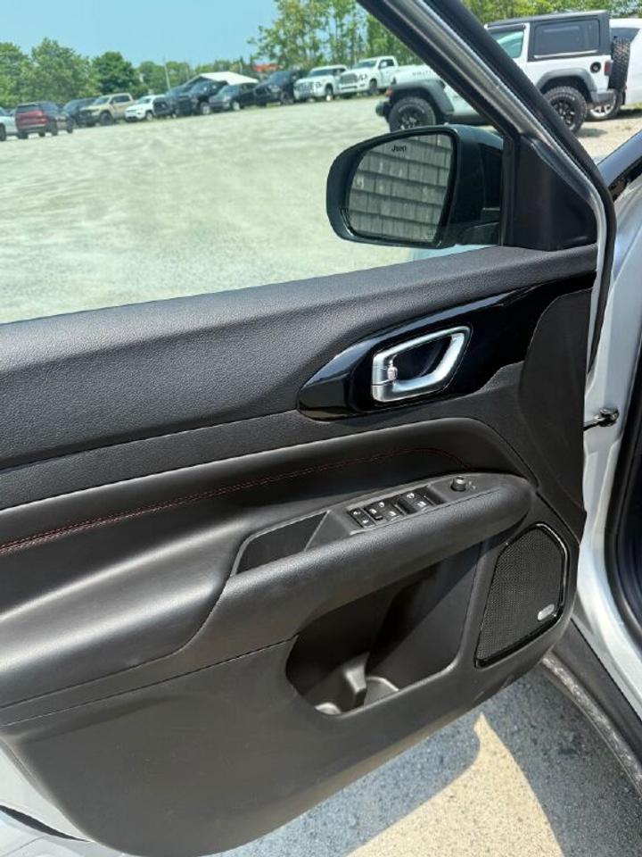2026 Jeep Compass Trailhawk Photo