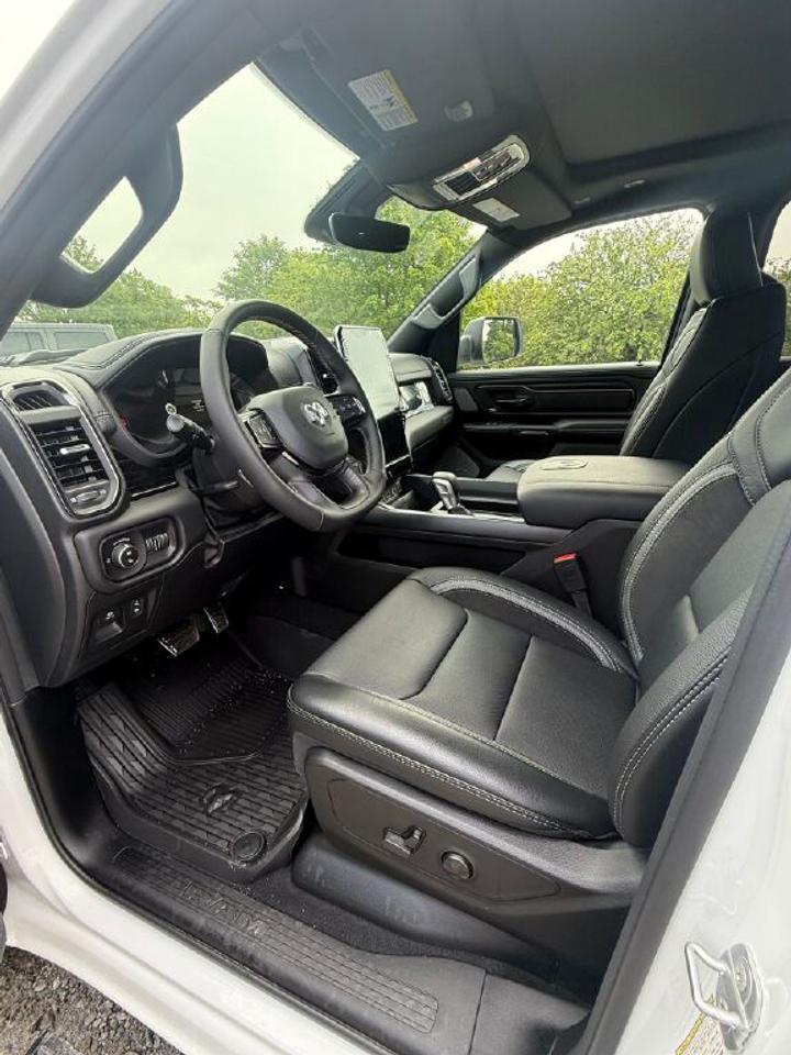 2026 RAM 1500 SPORT Photo