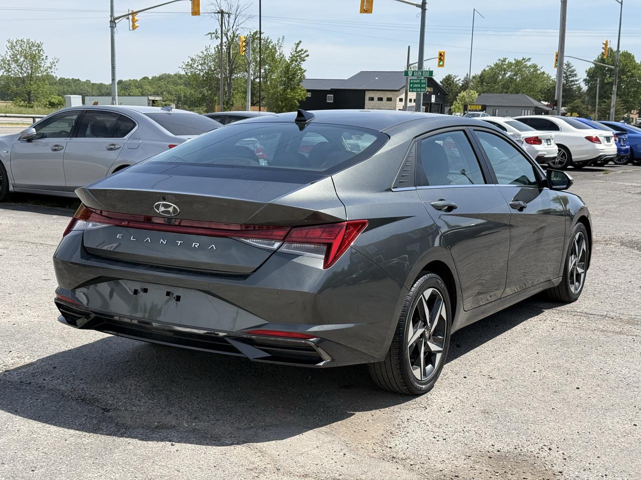 2022 Hyundai Elantra Ultimate Tech Photo2