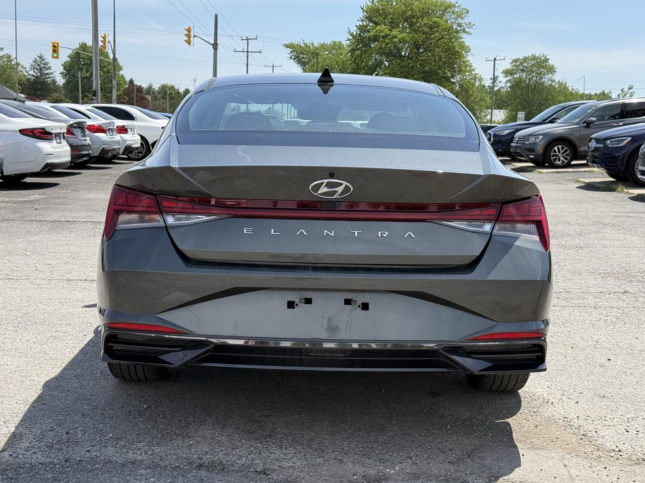 2022 Hyundai Elantra Ultimate Tech Photo3