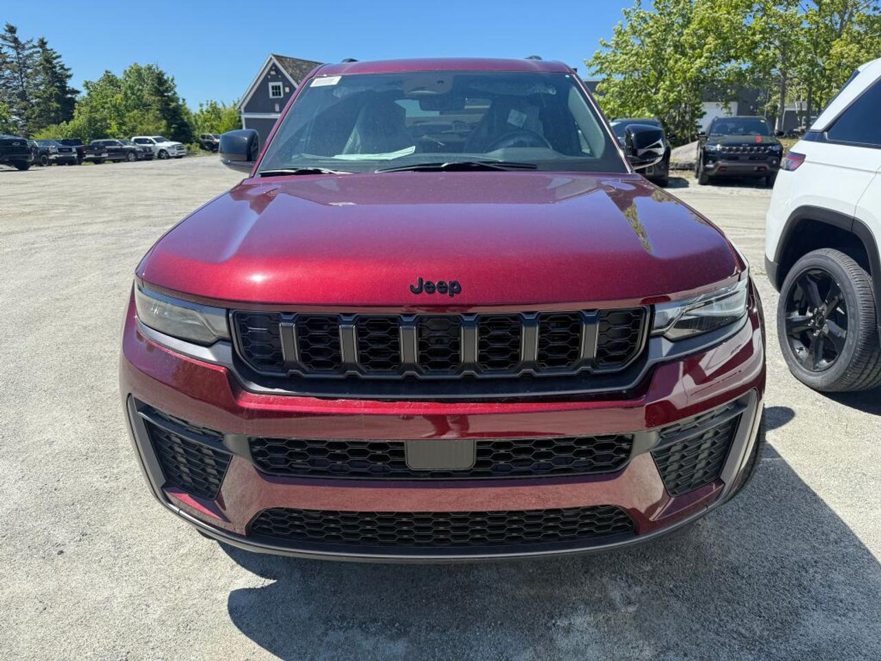 2026 Jeep Grand Cherokee Altitude