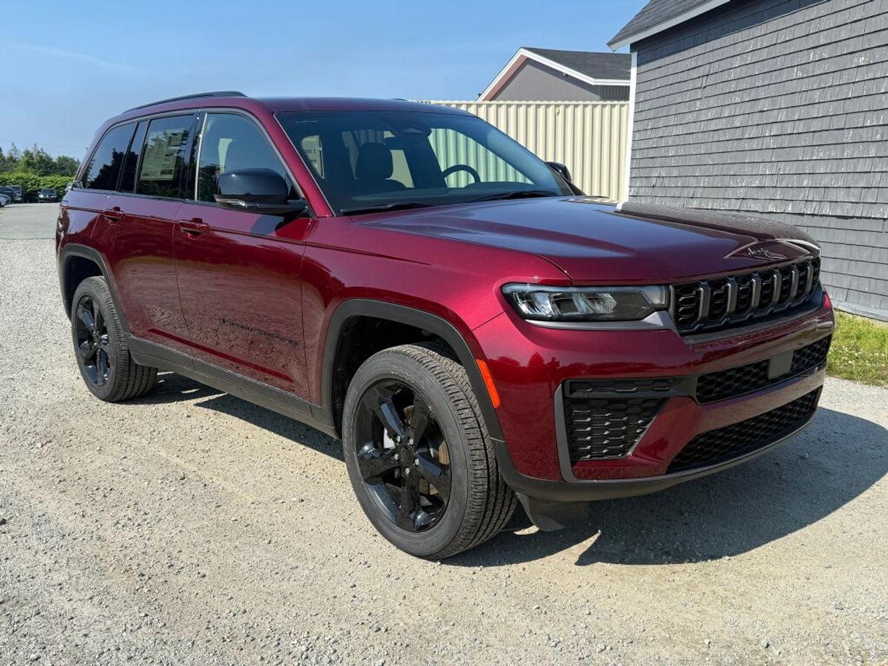 2026 Jeep Grand Cherokee Altitude Photo2