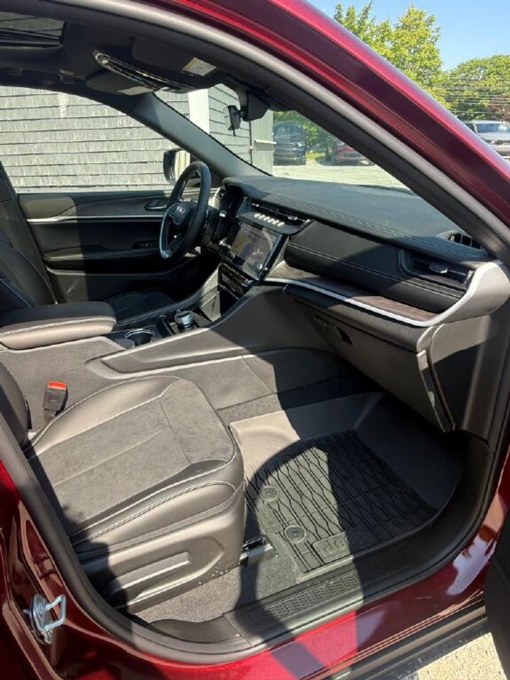 2026 Jeep Grand Cherokee Altitude Photo