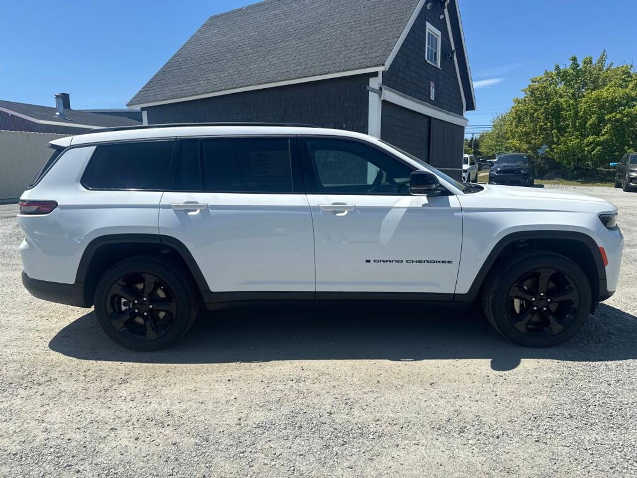 2026 Jeep Grand Cherokee L ALTITUDE Photo3