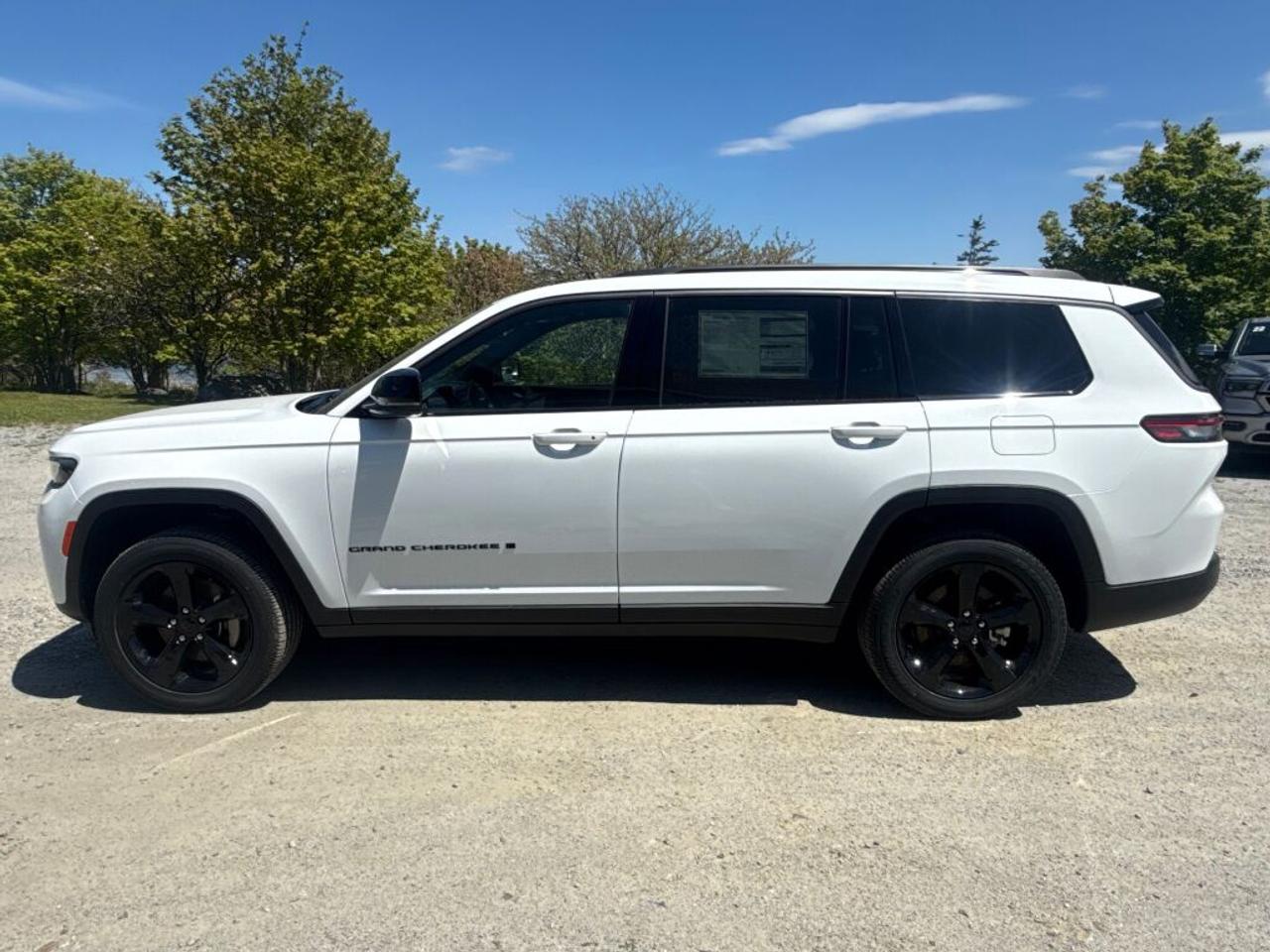 2026 Jeep Grand Cherokee L ALTITUDE Photo