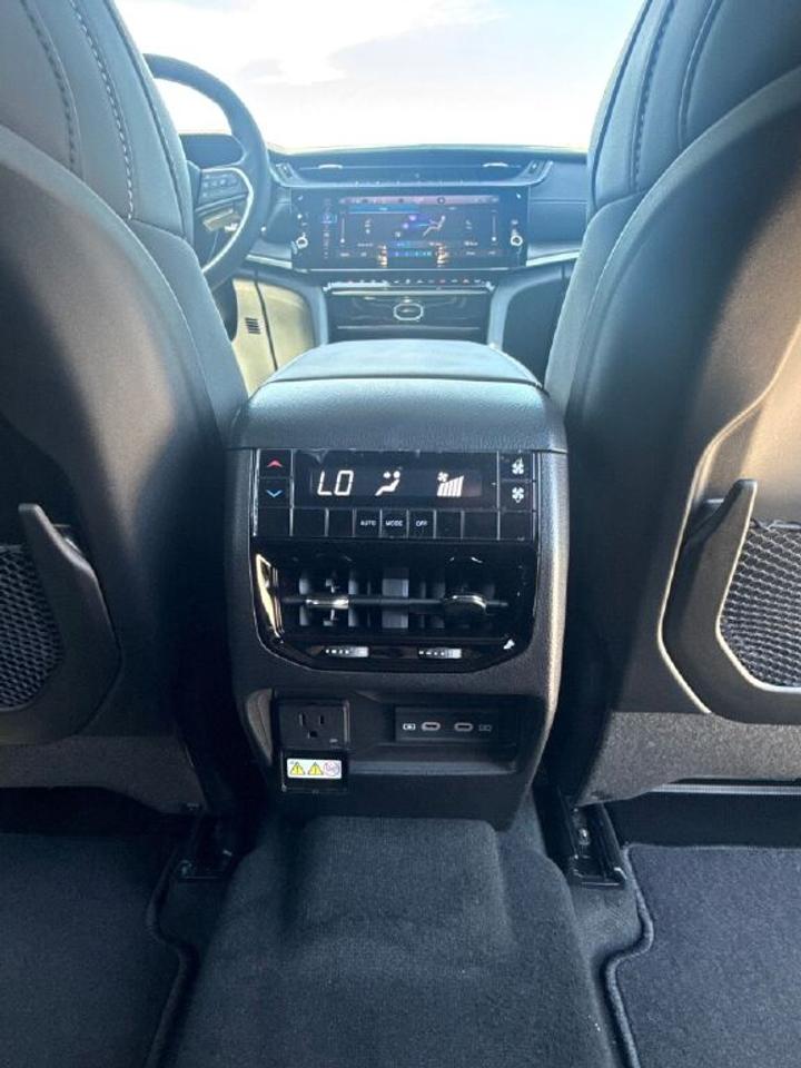 2026 Jeep Grand Cherokee L ALTITUDE Photo