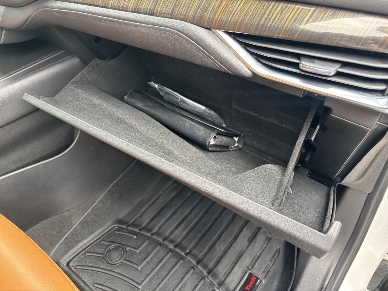 2019 Cadillac XT4 Sport Photo