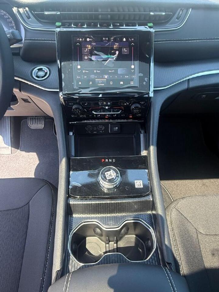 2026 Jeep Grand Cherokee L Laredo X Photo